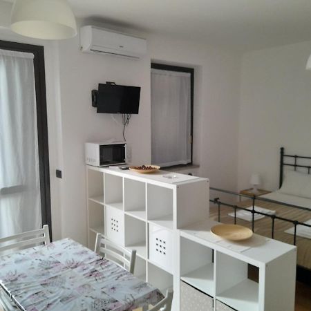 Casa Stefania 3 Appartement Mandello del Lario Buitenkant foto