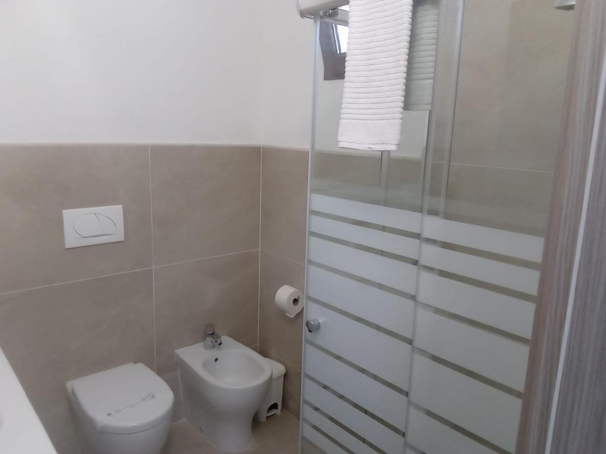 Casa Stefania 3 Appartement Mandello del Lario Buitenkant foto